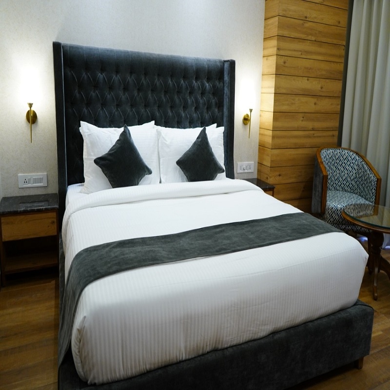 HOTEL WESTERN PREMIUM - Tap to explore photos