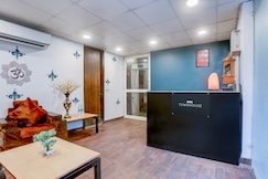 Super OYO Townhouse Anmol Residency Near Saket Metro Delhi, Delhi