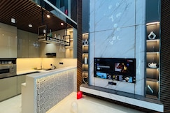 Lapstay LOFT1631 Duplex Balcony Expressway View, Gurgaon