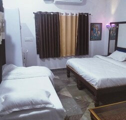 Deluxe AC Room