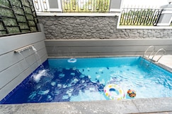 Luxury 3.5BHK Villa With Pool & Hot Jacuzzi, Lonavala