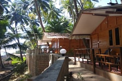 Cola Beach Sunset Bay, Gokarna