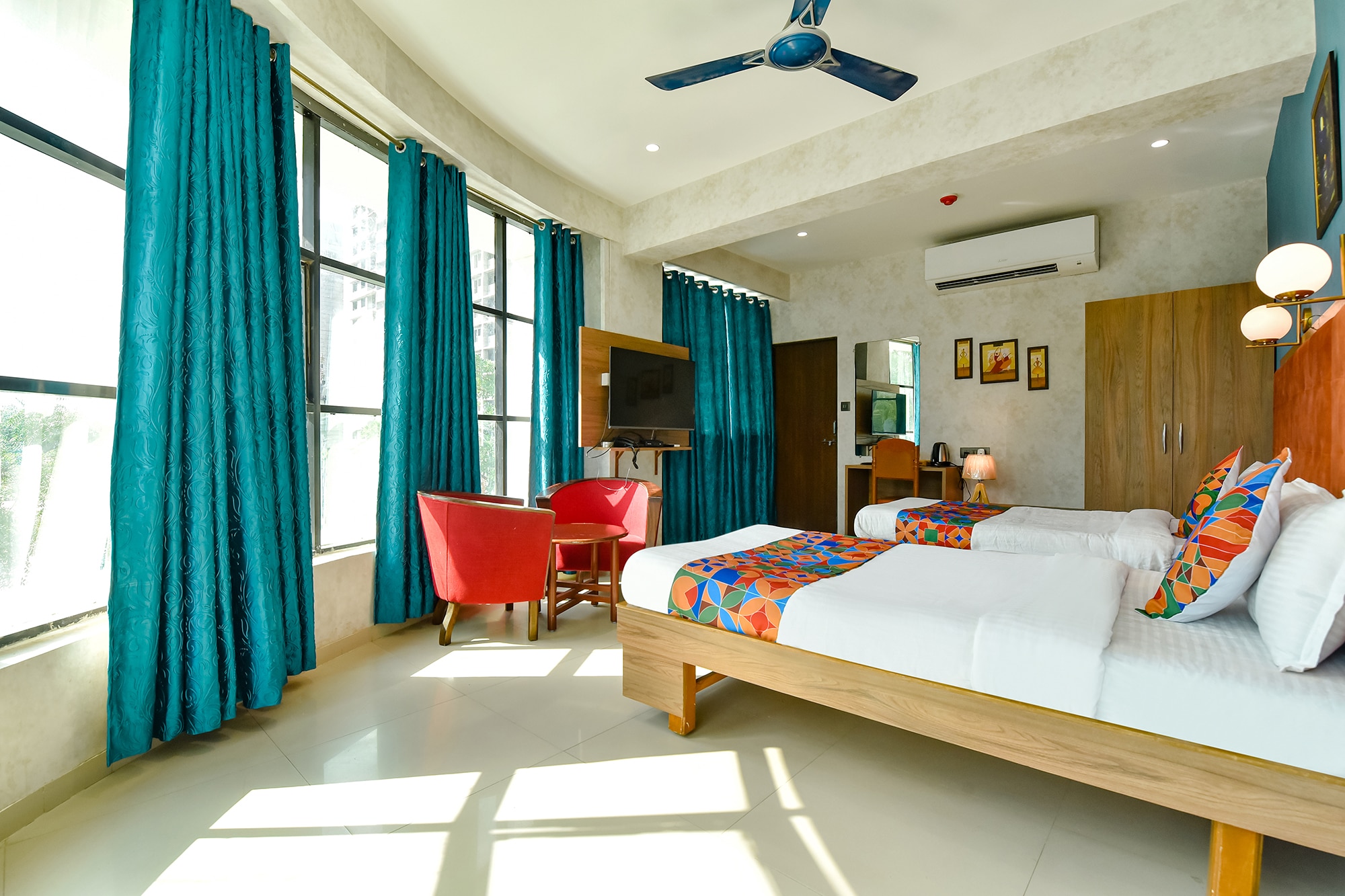 FabHotel Siddharth Corporate - Vavol, Gandhinagar - Tap to explore photos