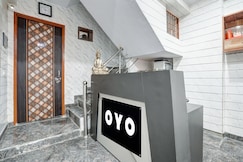 Hotel O Keshav Guest House Dabri More, Delhi