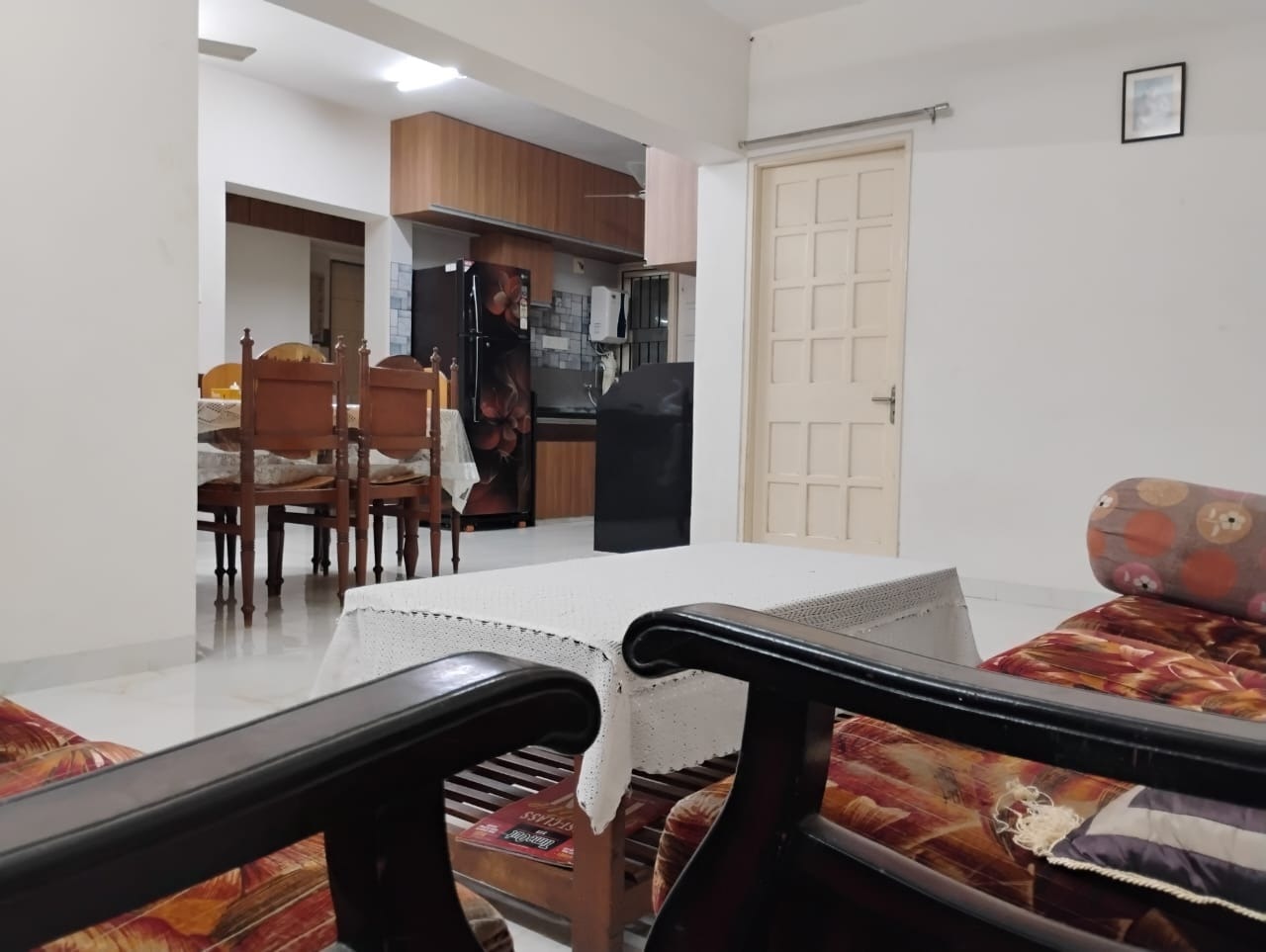 Spacious 3BHK in Fatehgunj - Tap to explore photos