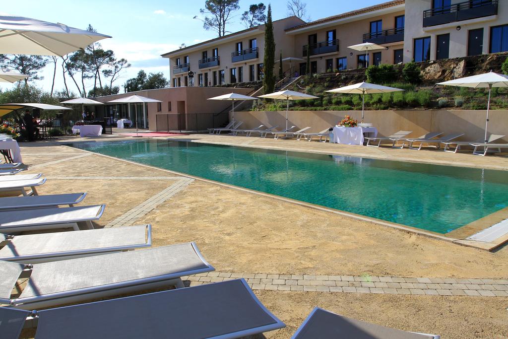 Mercure Brignoles Golf de Barbaroux & Spa - Tap to explore photos