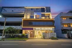 FabHotel Million Star, Indore