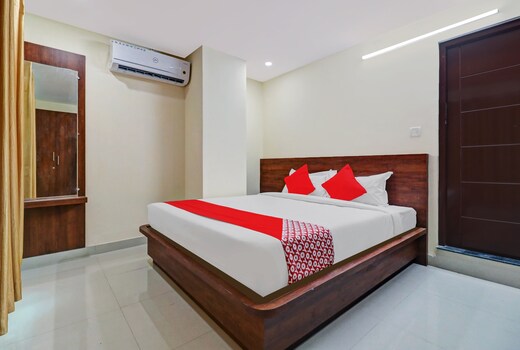 Hotel O Silver House Near Mantri Square Mall