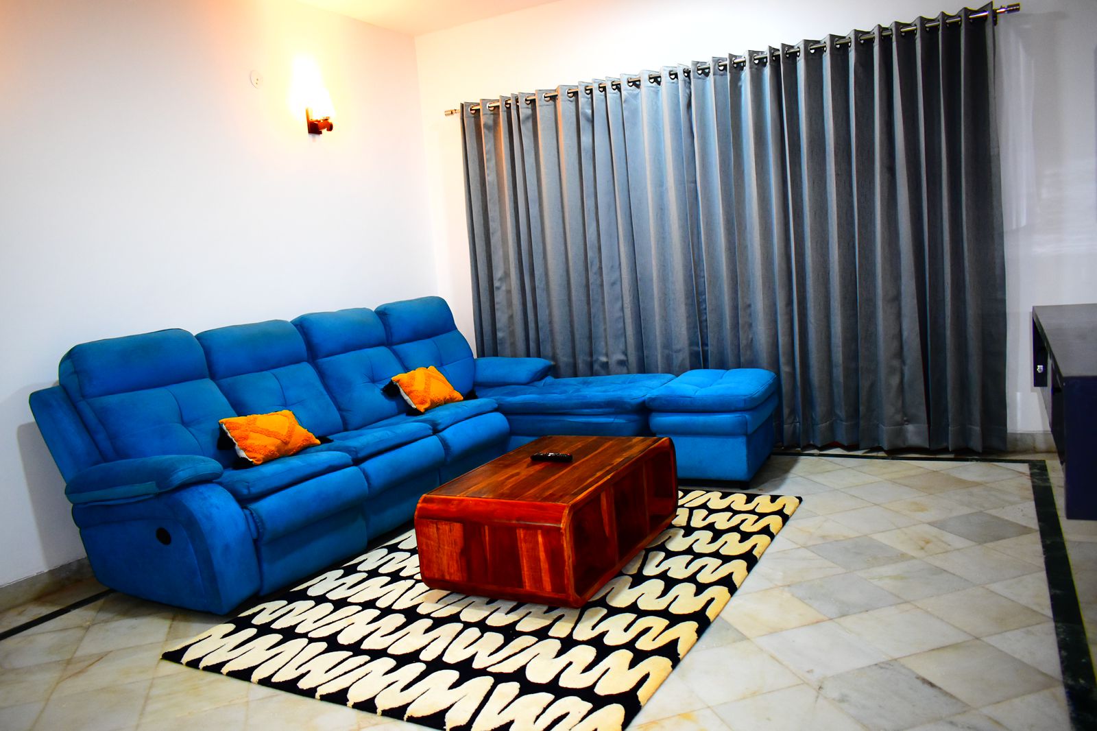 Entire 3BHK Duplex Villa Golf Course Road - Tap to explore photos