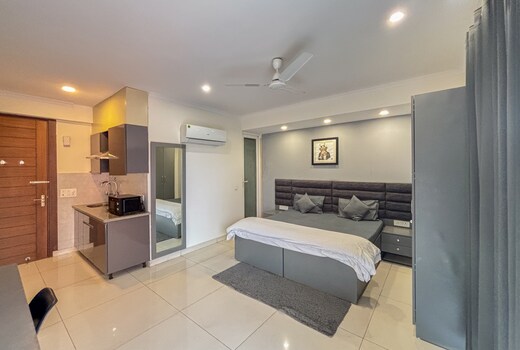 Housr 1 RK Sector 27 Gurgaon Golf Course Road