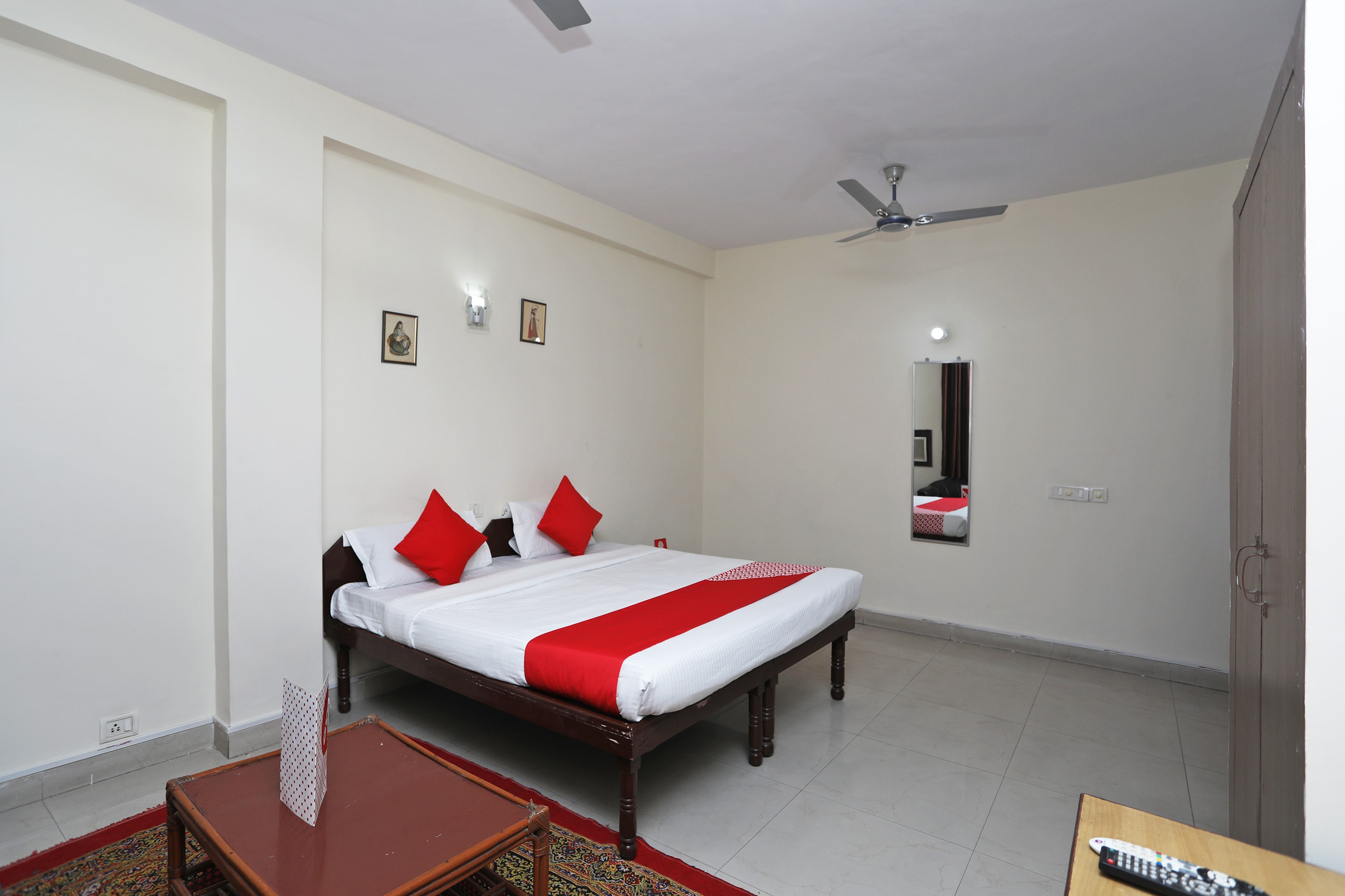 Super Hotel O Celebration Bnb Home - Tap to explore photos