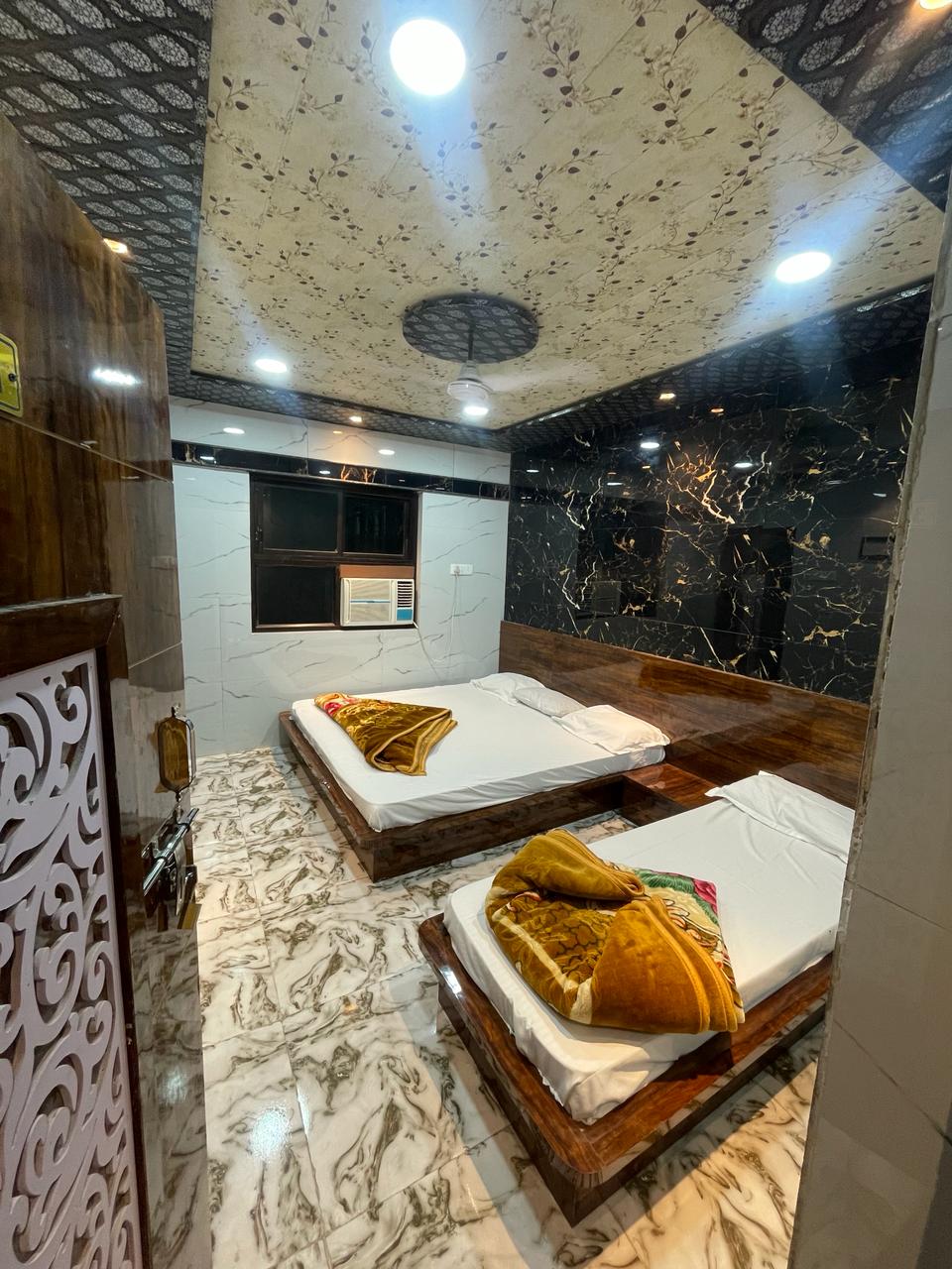 ALISHA MANZIL & GUEST HOUSE - Tap to explore photos