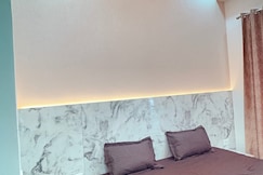 Furnished apartment with all amenities and service, Greater Noida