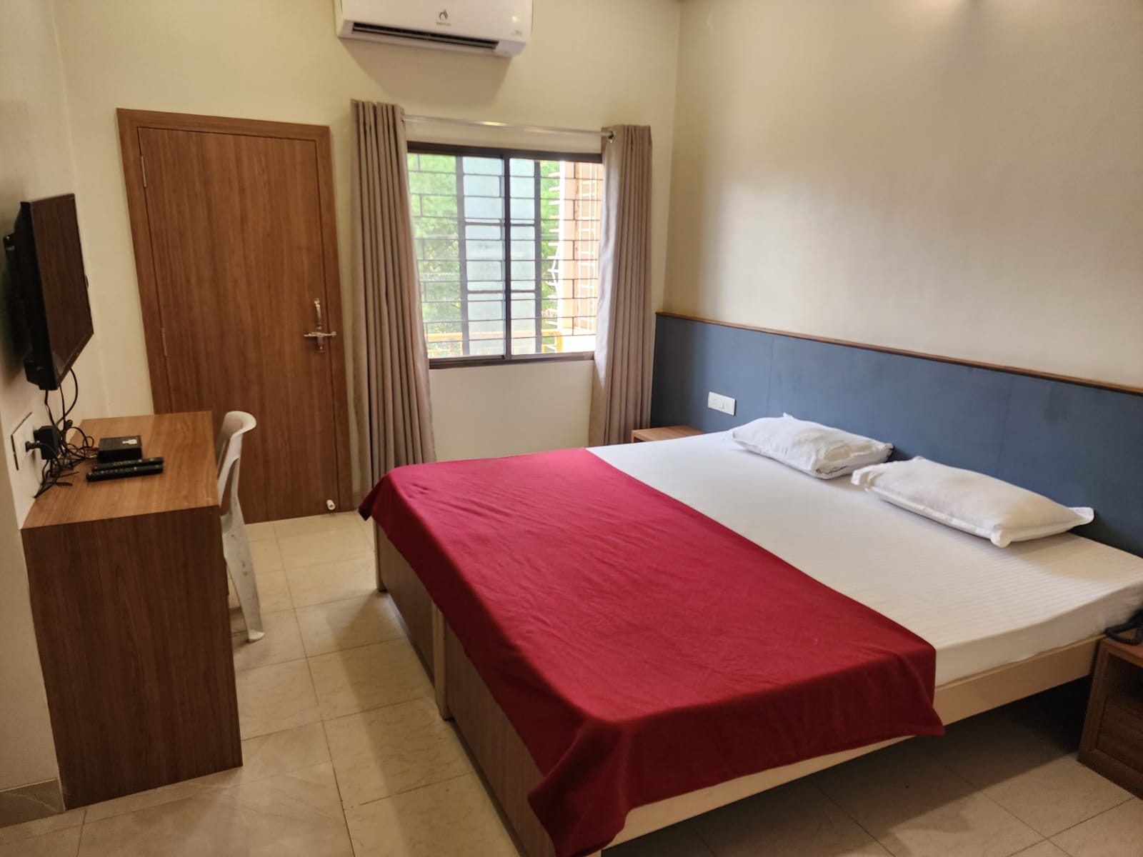 Hotel Madhuban - Tap to explore photos