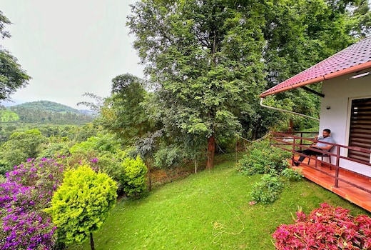 Chembra View Serviced Villa