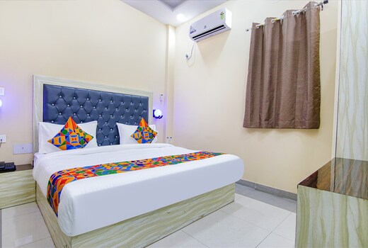 FabHotel Ashok Vihar - Nr. North Campus, Delhi University