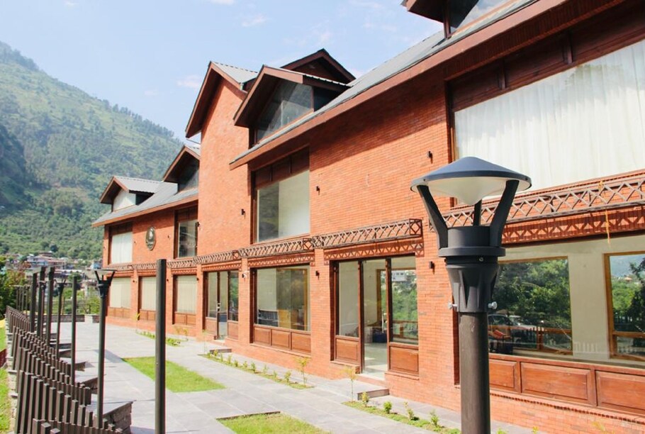 Crimson Inn And Restaurant Manali Hotel Book 1 Crimson Inn And Restaurant Manali Hotel Book 1