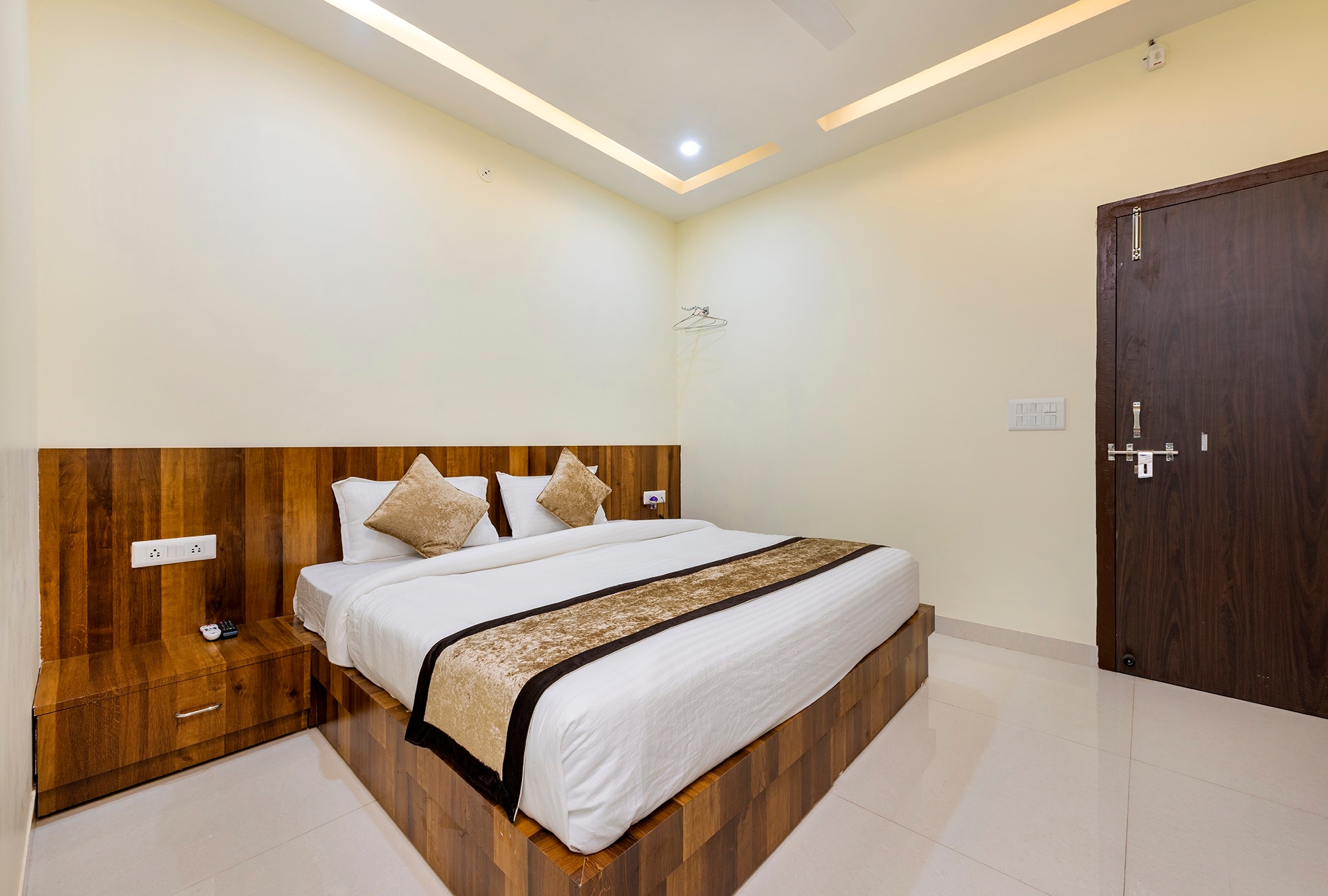 Hotel Ravi Residency - Tap to explore photos