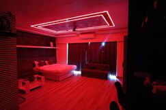 Luxury Jacuzzi Studio, Kolkata