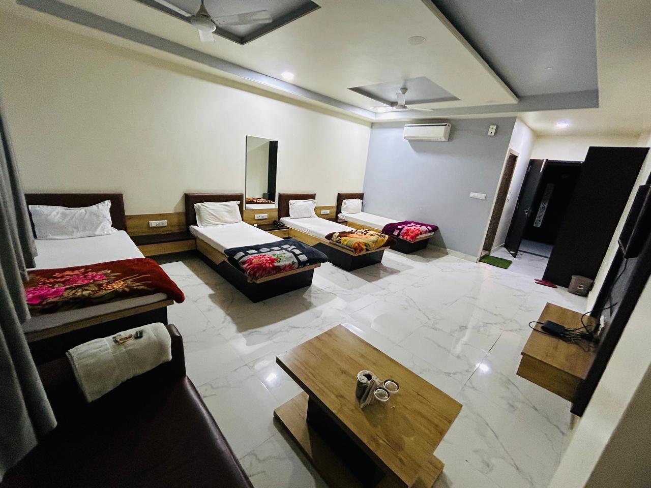MAA NAGANARAY HOTEL - Tap to explore photos