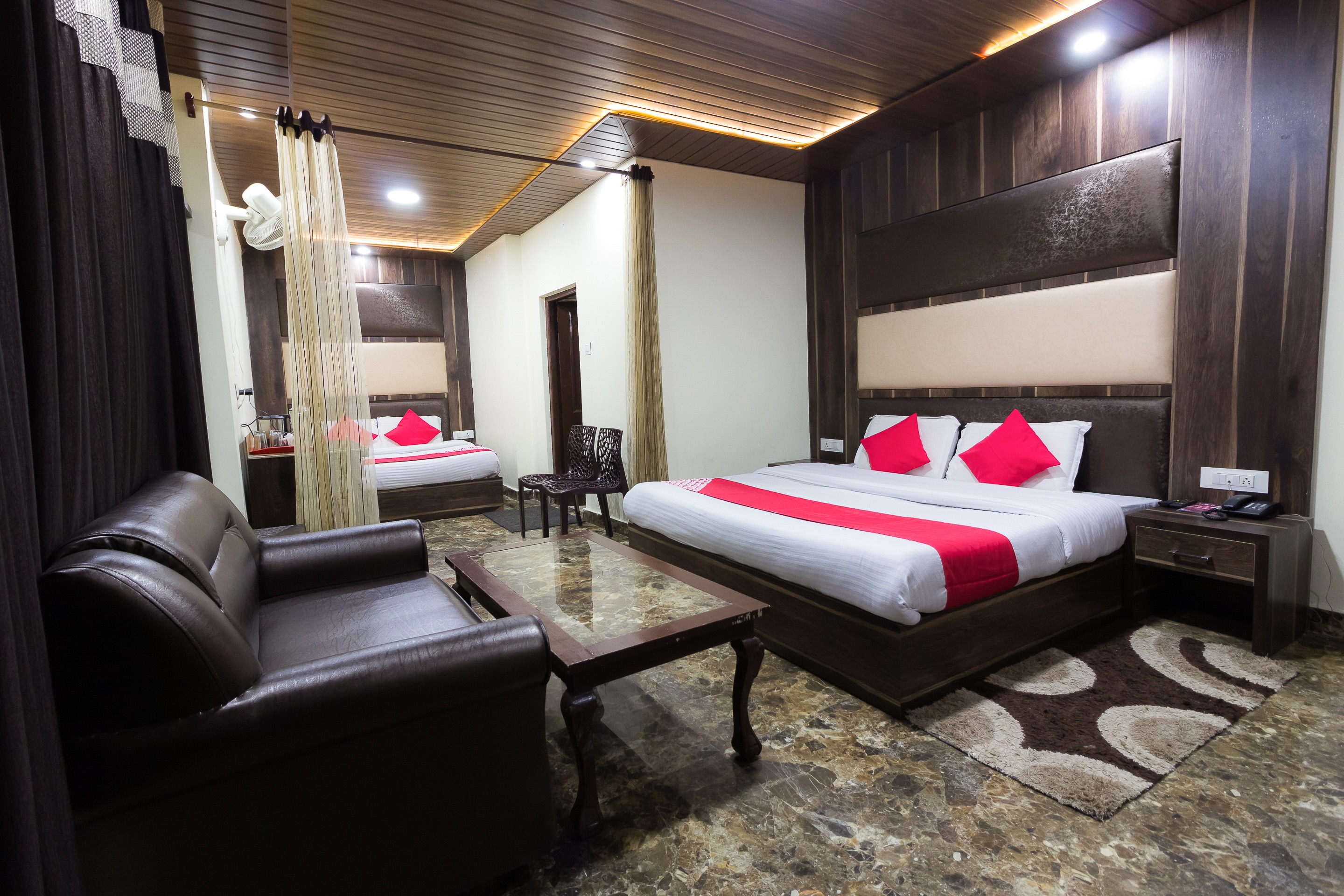 Hotel Himdhara Dalhousie - Tap to explore photos