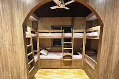 GARDEN CREEK DORMITORY FORT, Mumbai