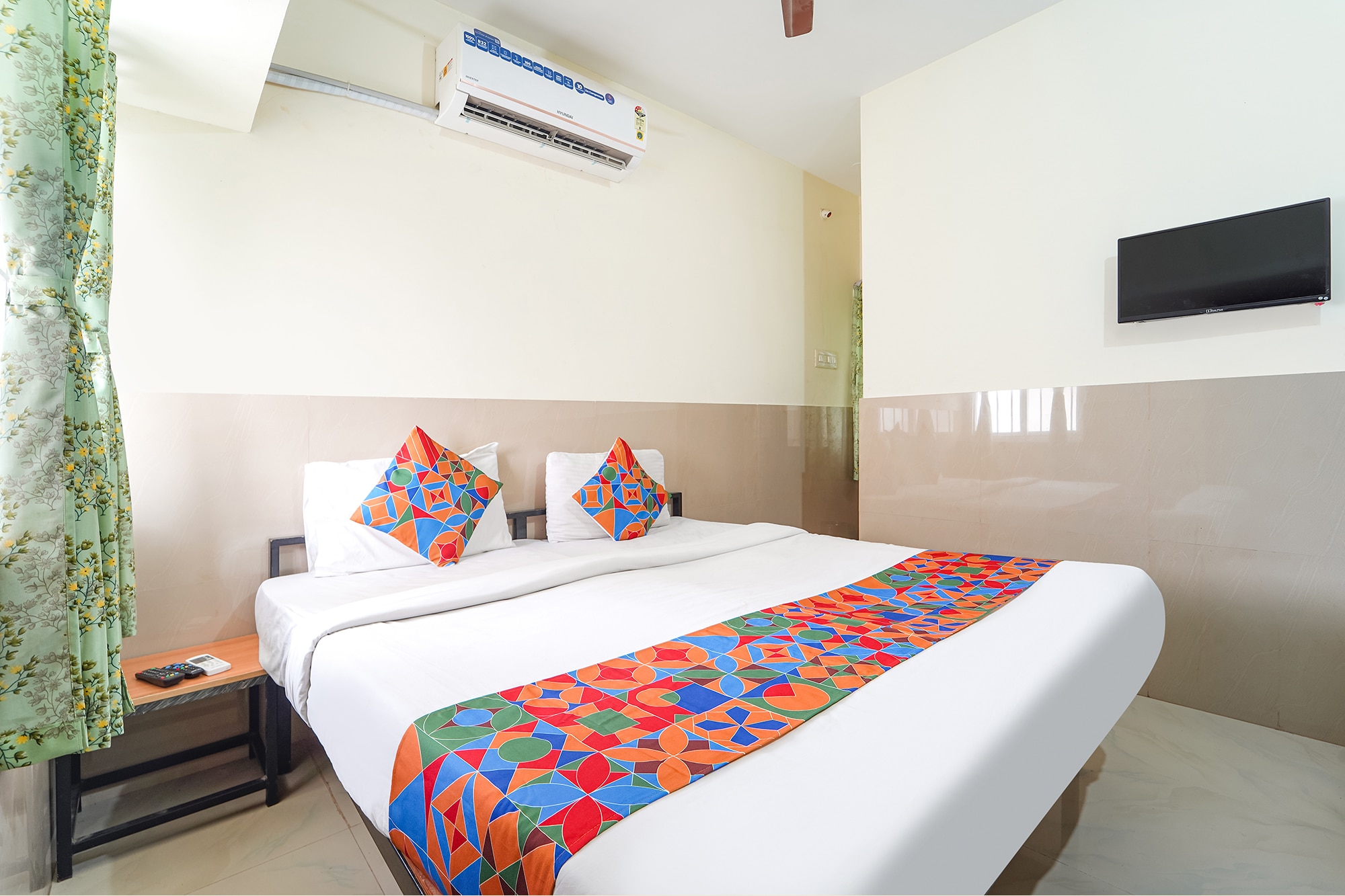 FabExpress Clover Castle - Nr. Coimbatore International Airport - Tap to explore photos