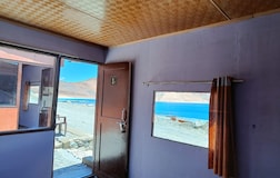 Deluxe Room With Lake View
