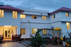 Cloud 7 Resorts, Kutralam