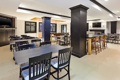 Holiday Inn Express & Suites WARMINSTER - HORSHAM, Bucks