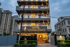 Hotel Aroha Stayz, Noida