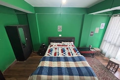 Mountain View Family Flat   Near Ropeway   Zoo, Darjeeling