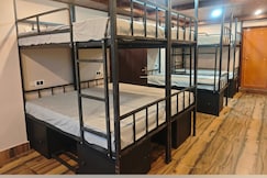 Offtracker bunks and stays, Darjeeling