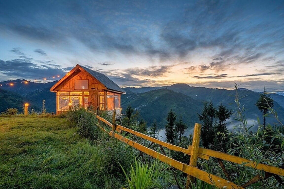 Cabin in the clouds - Tap to explore photos