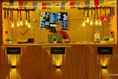 Hotel YOMO House (5min walk from beach), Puri