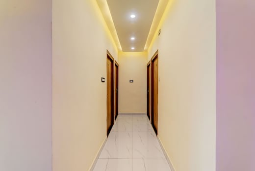 Super Hotel O Manyam Palace