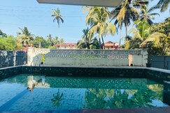 1BHK flat near beach   Couple bathtub  Pvt terrace, Goa