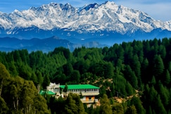 The Royals Apricot Garden, Kanatal