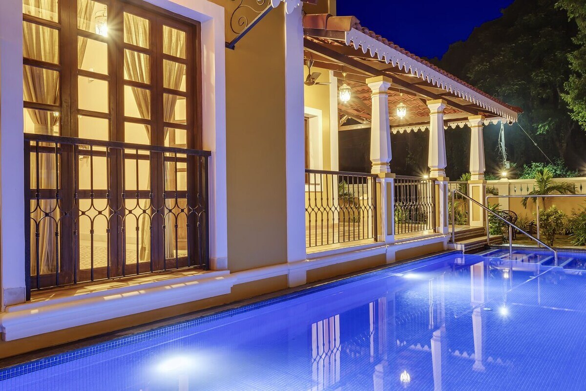 Spacious 4BHK Villa with Private Pool near Hammerz - Tap to explore photos