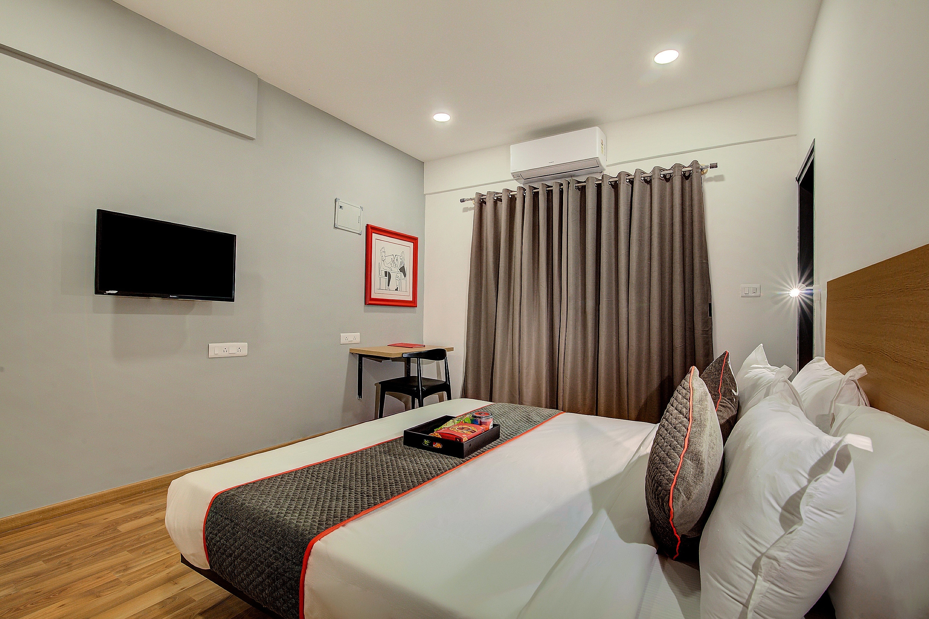 Townhouse Sector 66 Noida Near Noida Sector Metro Station - Tap to explore photos