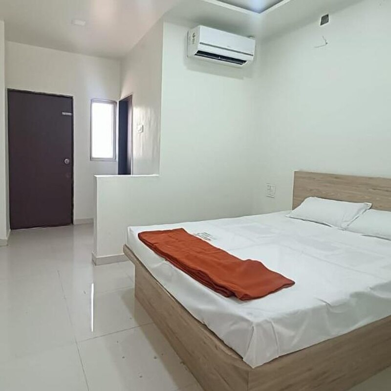 Hotel Prabhakar - Tap to explore photos