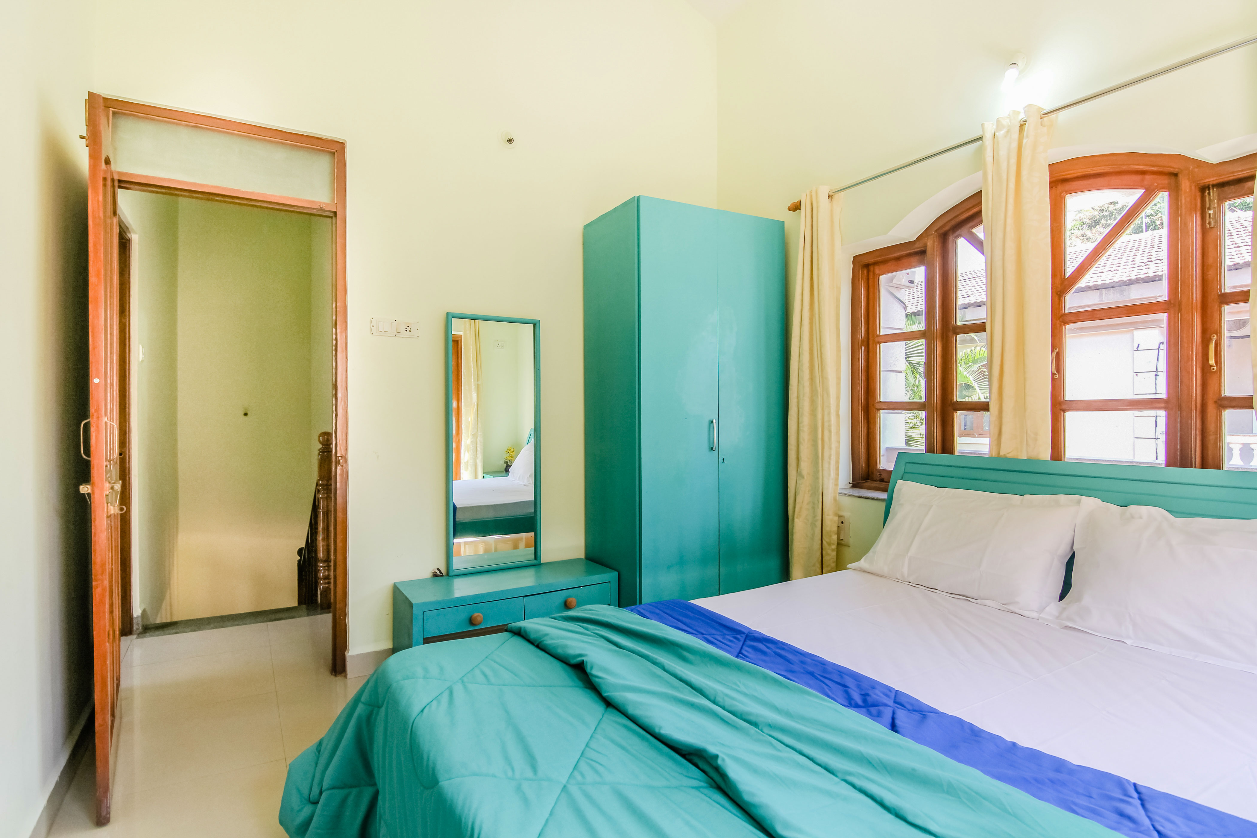 4 BHK Luxury Villa in Arpora - Tap to explore photos