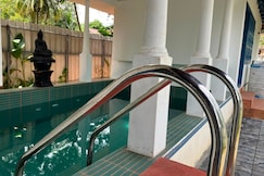 Aali villas private rooms with common pool 500m from Marari beach, Alleppey