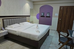 C Suites Breda, Pune