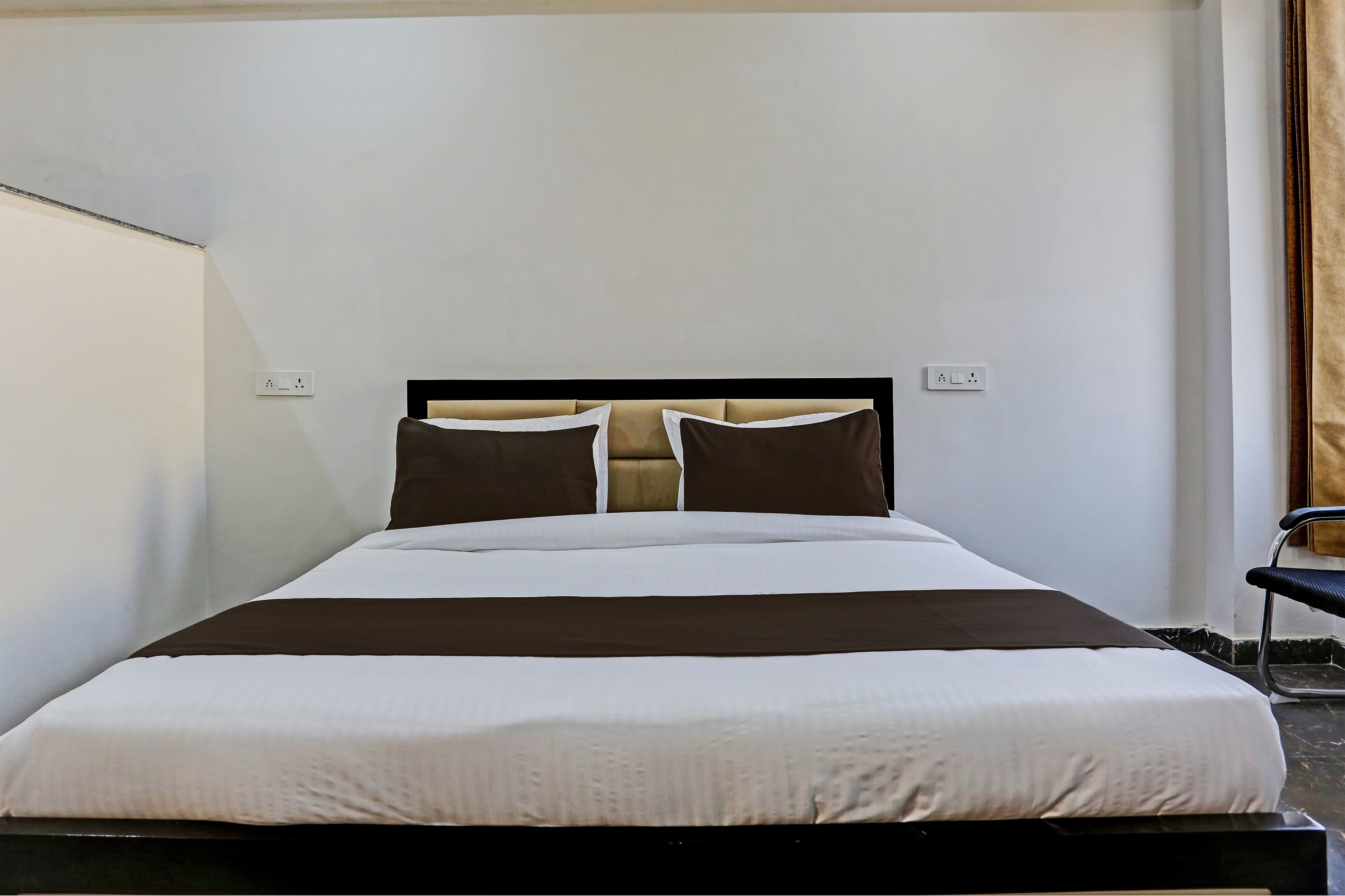 Super Hotel O Star Corporate Suite - Tap to explore photos