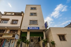 FabHotel Pink House, Pune