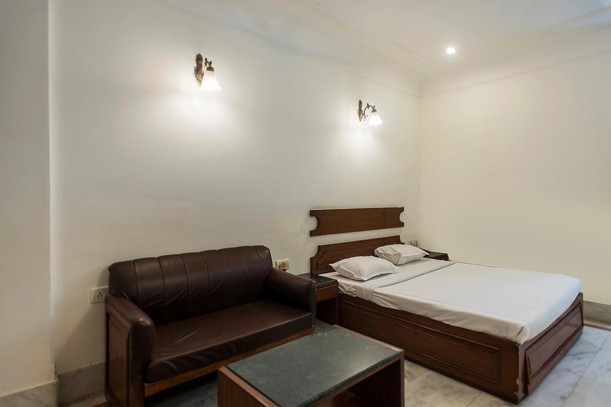 Hotel Ananda krishna Van - Tap to explore photos