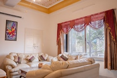 Lotus Beds- Stay in the Heart of Jaipur M.i. Road, Jaipur