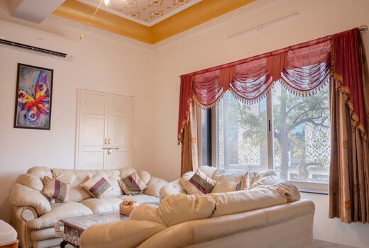 Lotus Beds- Stay in the Heart of Jaipur M.i. Road