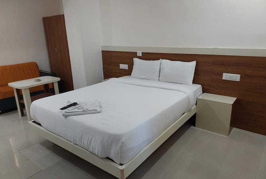 Hotel O The Classic Crown